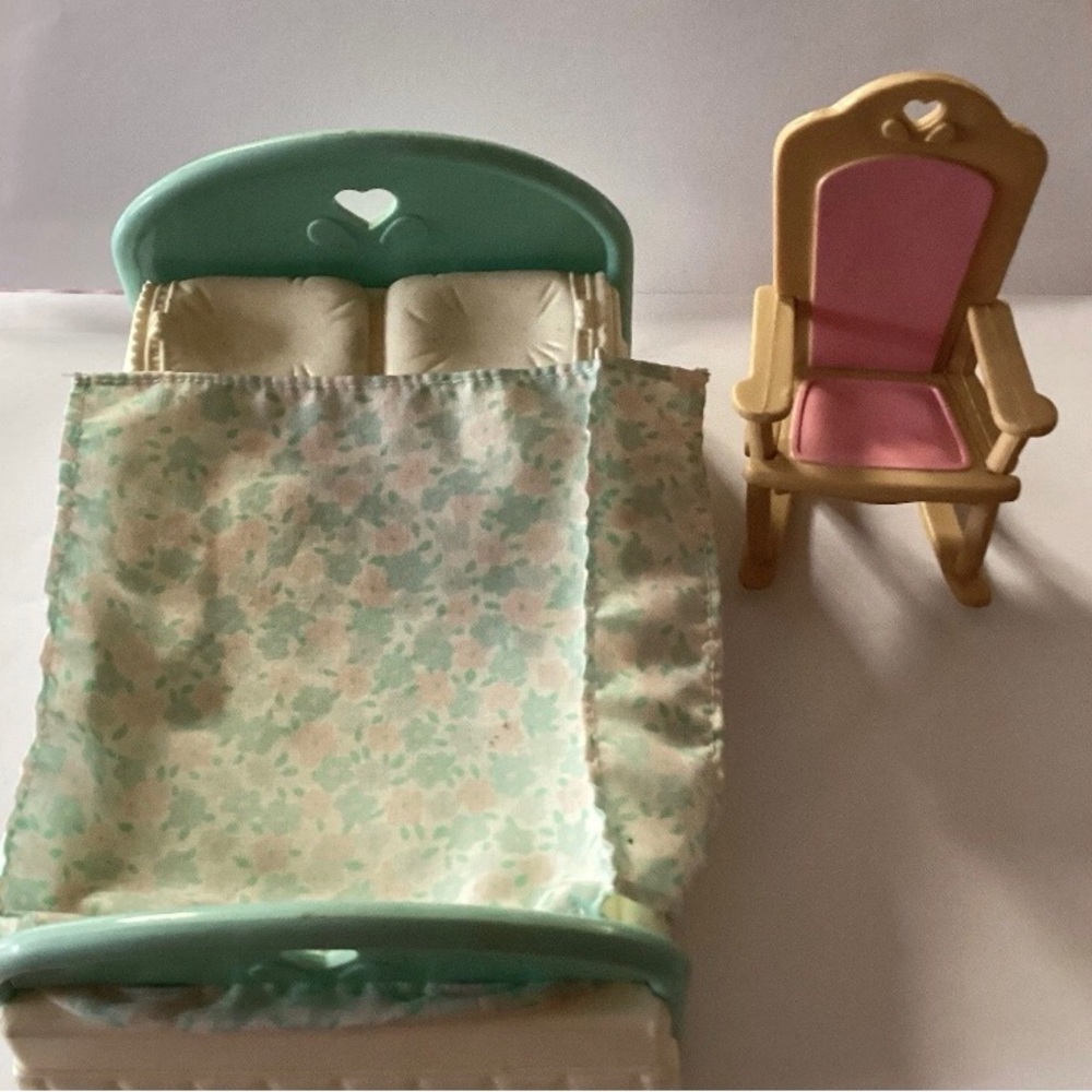 Fisher Price Loving Family Dream Dollhouse Bed & Tan Pink Rocking Chair